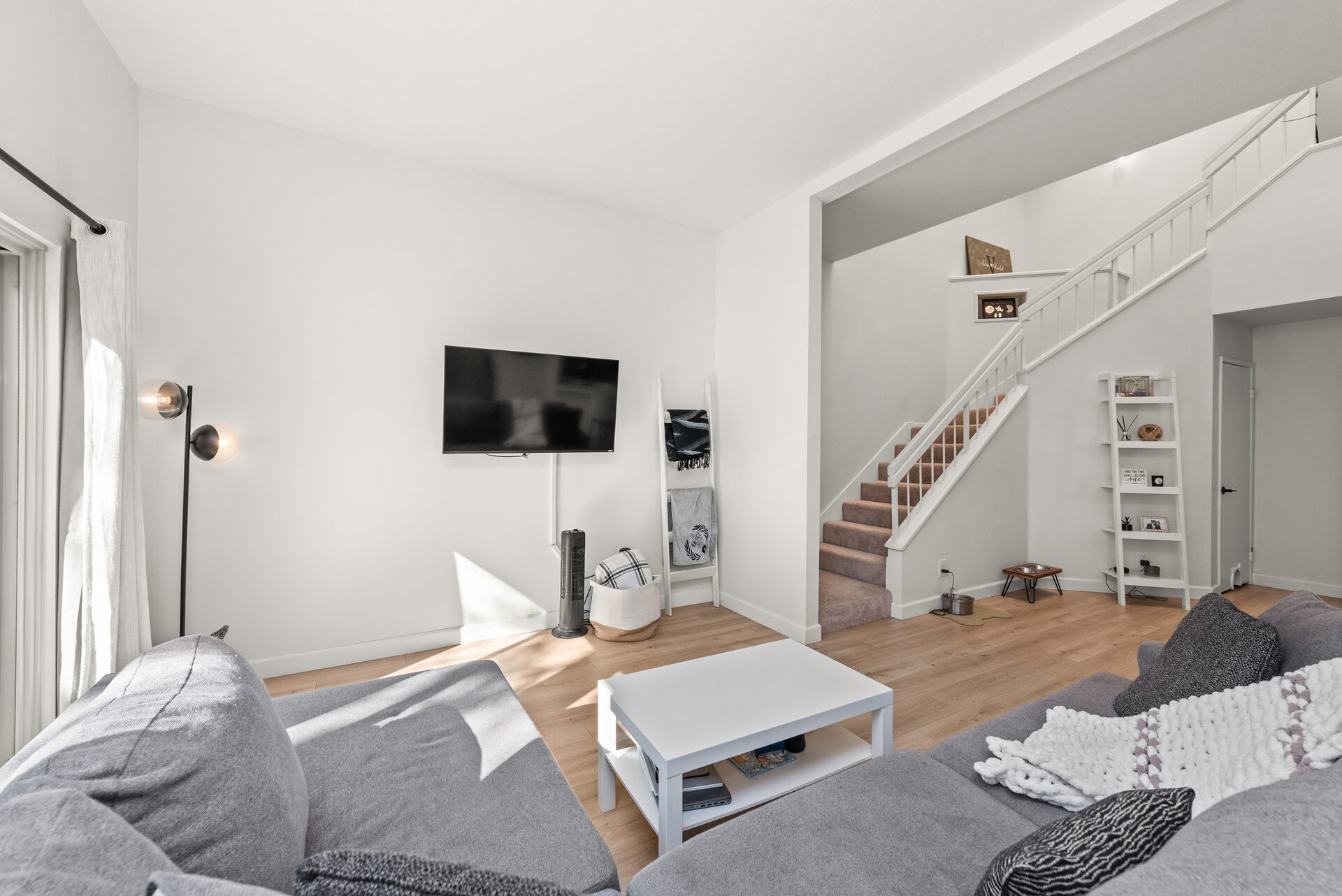 Living and dining transition