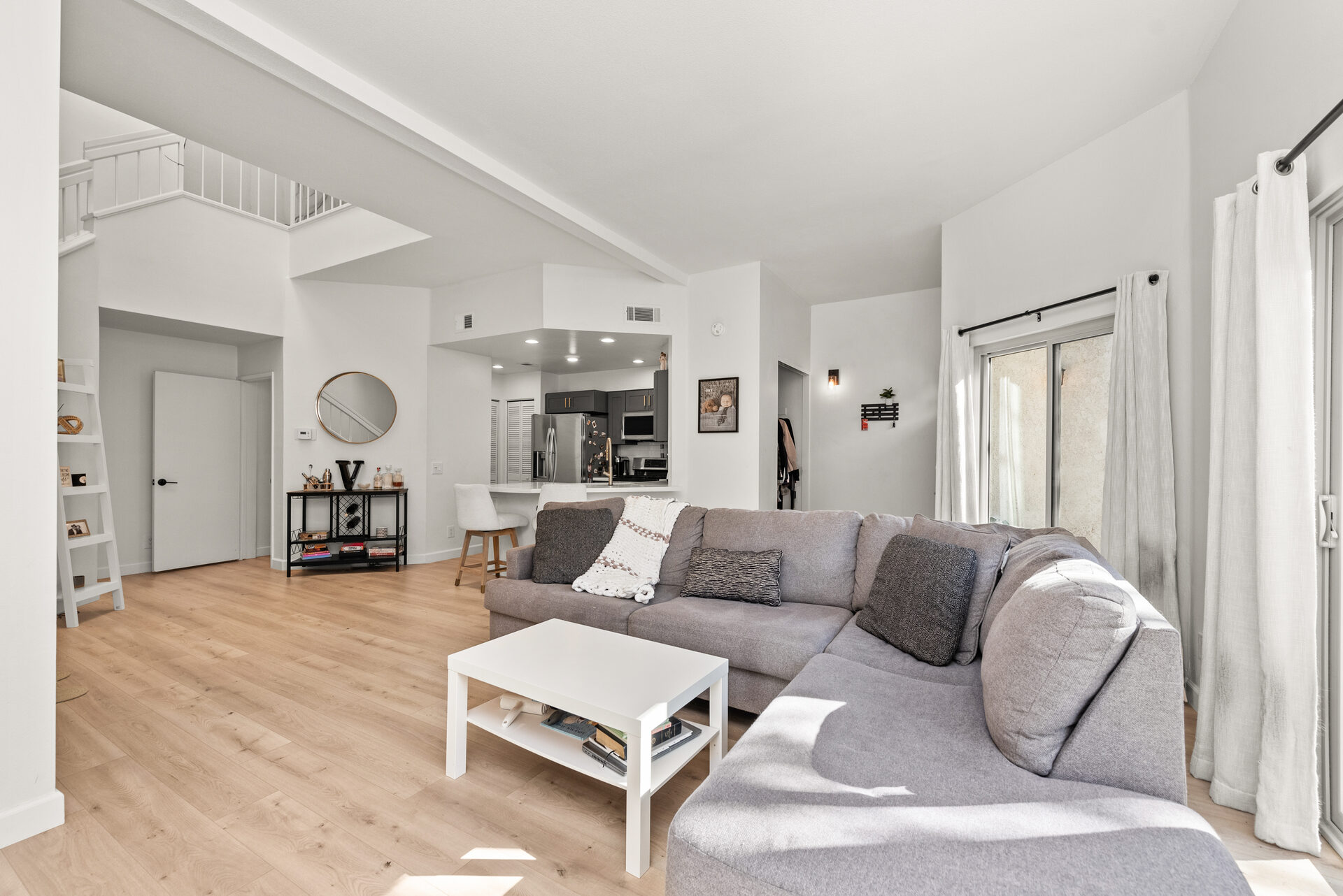 1730 Sinaloa Rd #310 living room with soaring ceilings, Simi Valley